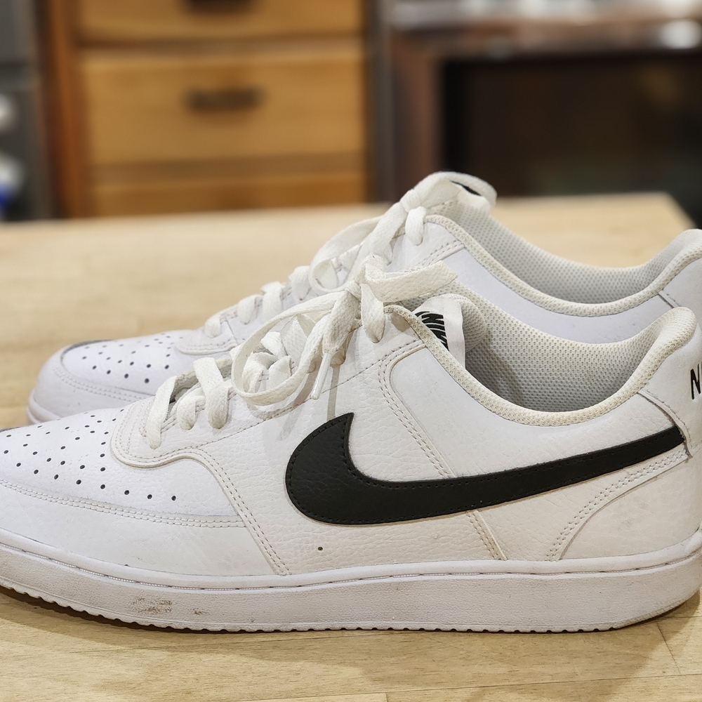 Nike Men's White and Black Sneakers